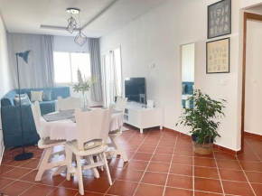 Appartement chaleureux et propre avec piscine